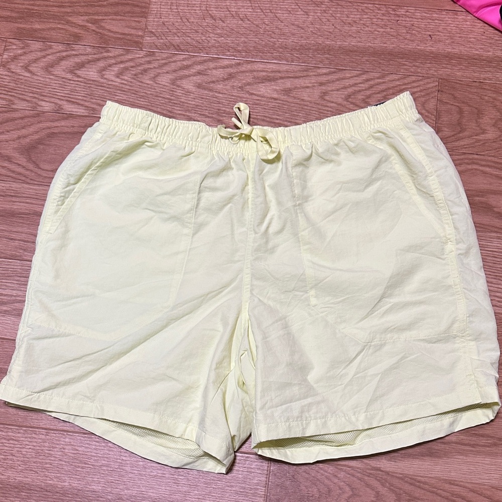DSG Men's Pale Yellow Athletic Drawstring Shorts